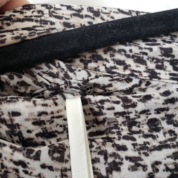 DKNYC Patterned Button Down Blouse with Built-In Cami - Picture 10 of 14